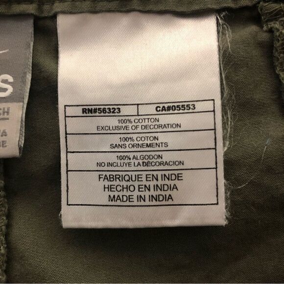 Nike Women’s Khaki Shorts, Size S 4-6, waist adjustable straps - Picture 8 of 10